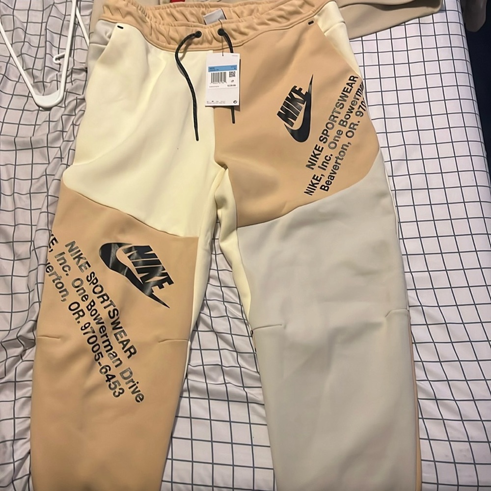 Men’s Nike Tech Pants